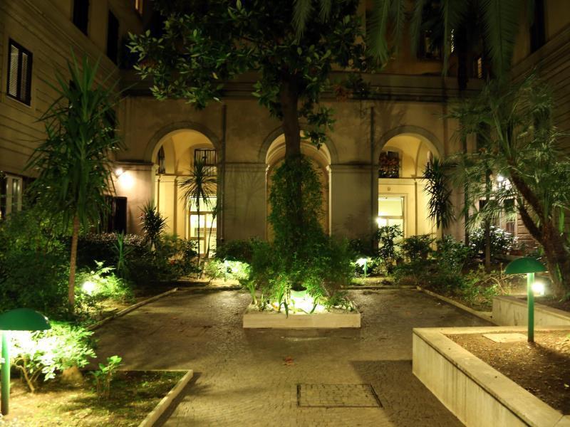 Caroline Rooms Рим Экстерьер фото