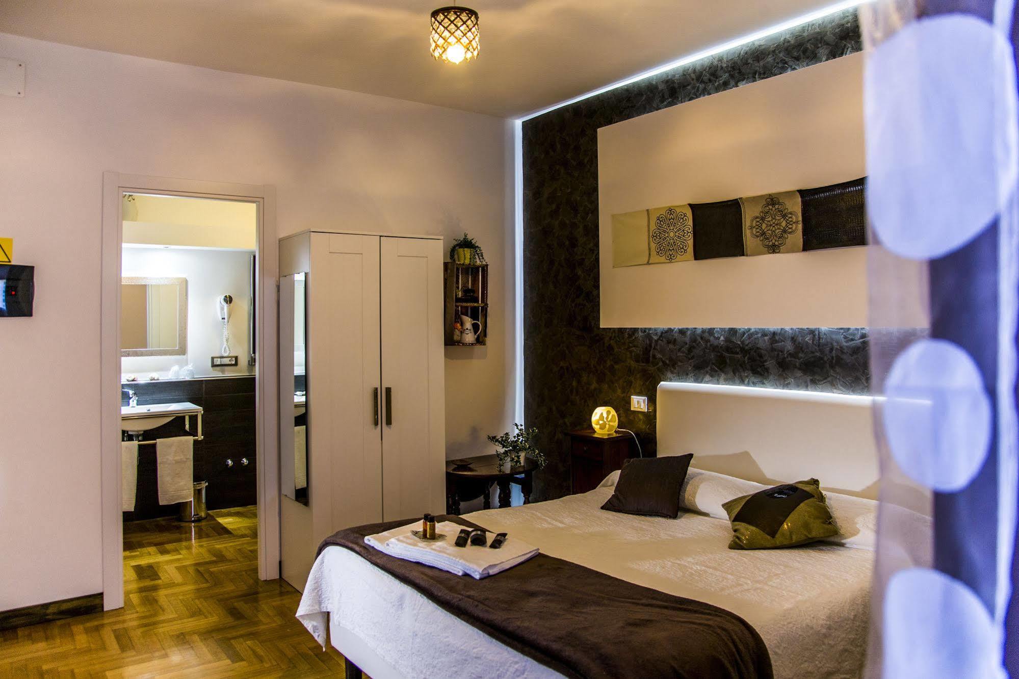 Caroline Rooms Рим Экстерьер фото